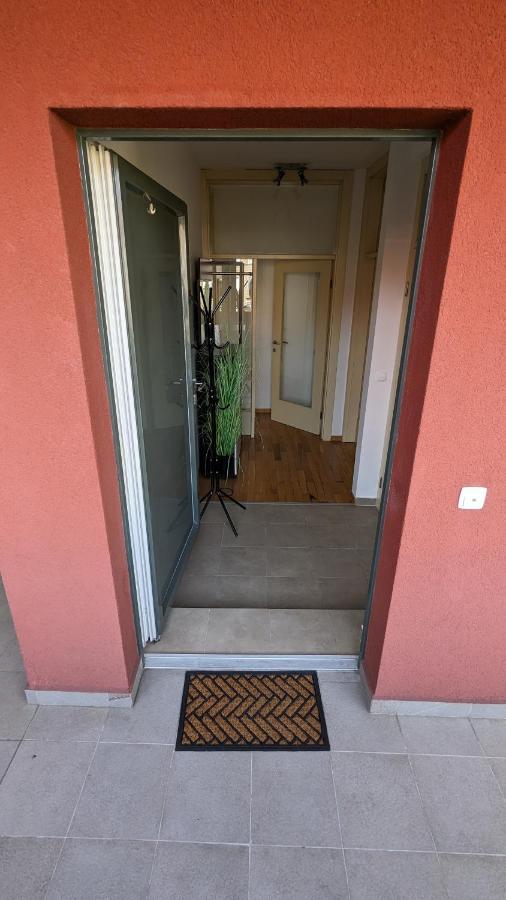 Downtown Fiume, Underground Garage Within The Property Exterior foto