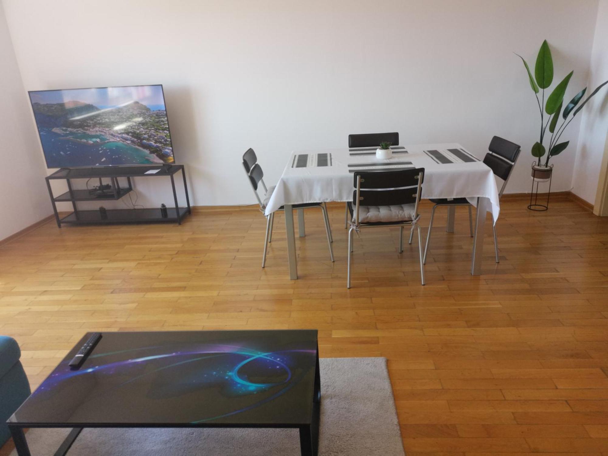 Downtown Fiume, Underground Garage Within The Property Exterior foto